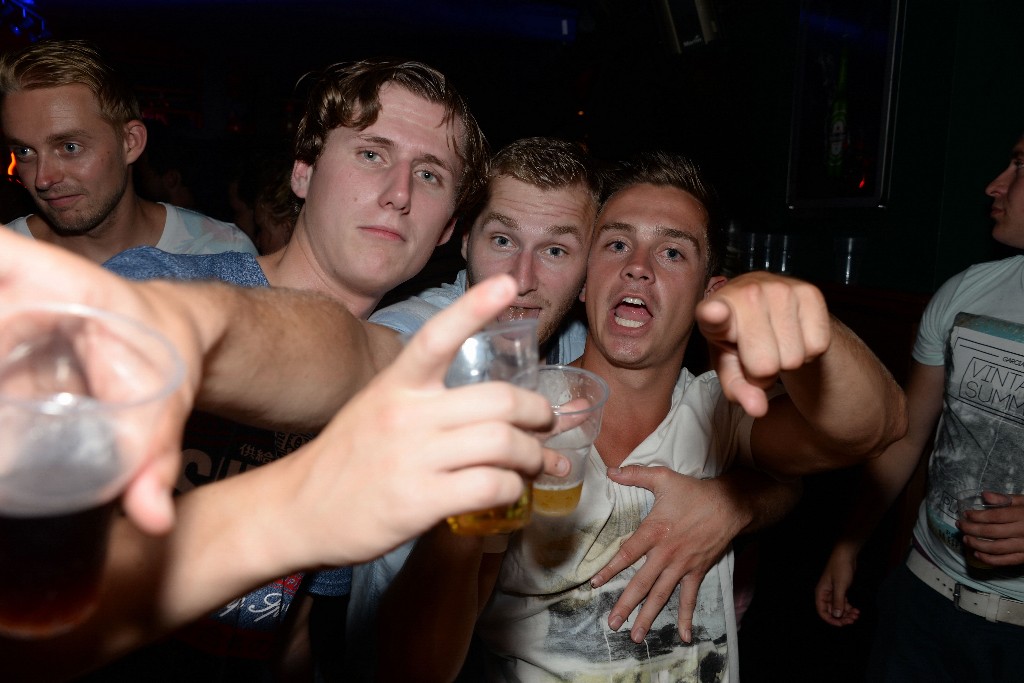 ../Images/Kroegentocht Zomercarnaval Noordwijkerhout 256.jpg
